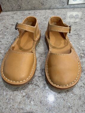 Girls Tan Leather Mary Jane-Style Clog with Buckle Strap